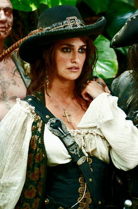 Angelica Cruz, Pirate Hair, Pirate Garb, Kaptan Jack Sparrow, On Stranger Tides, Pirate Queen, Pirate Outfit, Pirate Halloween, Black Sails