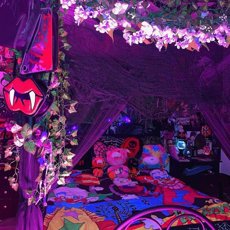 Scenecore Room Ideas, Scenecore Bedroom, Scene Room Ideas, Creepy Cute Room, Scenecore Room, Scene Kid Bedroom, Scene Room Decor, Scene Kid Room, Wonderland Room