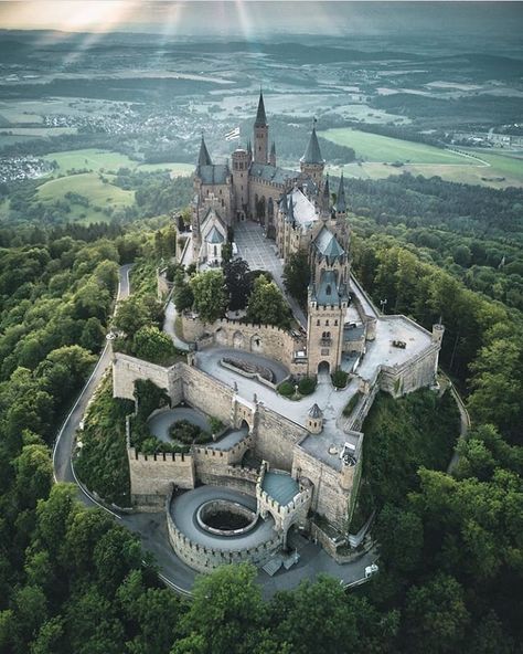 𝗩𝗘𝗥𝗦𝗔𝗜𝗟𝗟𝗘𝗦𝗔𝗗𝗡𝗘𝗦𝗦 on Instagram: “🏰 Burg Hohenzollern, one of Germany's most impressive castles, captured by @sabrina_binkert 📷 The castle exists since the middle age but…” Hohenzollern Castle, Castle Germany, Chateau Medieval, Germany Castles, Castle House, Chateau France, Fantasy Castle, المملكة العربية السعودية, Beautiful Castles