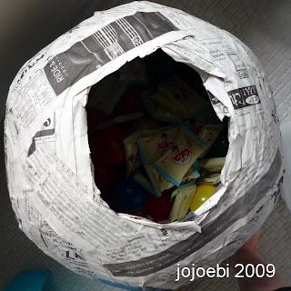 jojoebi designs: Make A Football Pinata Pinata Football, Football Pinata, Inflatable Ball, Computer Paper, Sports Party, A Football, 8th Birthday, Sports Theme, Origami Paper