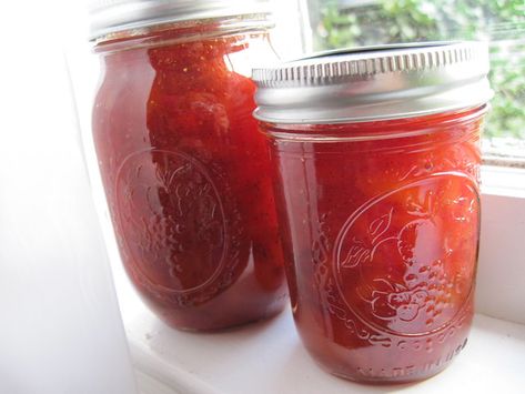 Canning Nectarines, Strawberry Peach Jam, Wine Jelly Recipe, Nectarine Jam, Nectarine Recipes, Low Sugar Jam, Wine Jelly, Spicy Pickles, Jam Recipes Homemade