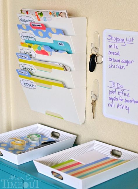 7 Helpful Back To School Organization Ideas School Organization Ideas, School Desk Organization, School Hacks Diy, Command Centers, School Supplies Highschool, Family Command Center, Back To School Organization, College School Supplies, School Supplies Organization