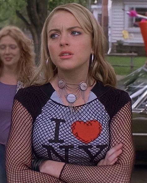 2000s Iconic Outfits, Happy 20th Anniversary, Iconic Movie Characters, Teenage Drama, Queen Outfits, New York Outfit, Hallowen Costume, Friday Outfit, Queen Costume