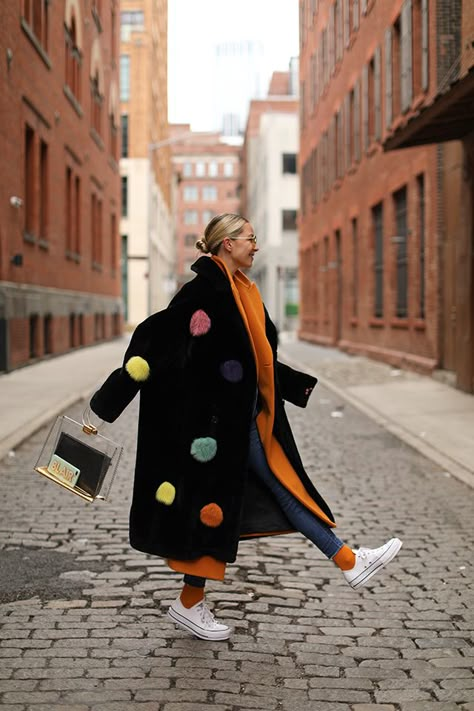 Blair Eadie of Atlantic-Pacific wearing an Anne Vest polka dot coat in NYC. Click through for more outfit details and to shop the look. Blair Eadie, Oversize Pullover, Clothing Staples, Fashion Sites, Looks Street Style, Vest Coat, Mode Inspiration, Minimalist Outfit, Winter Style