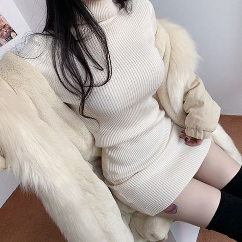 Long-Sleeve Turtleneck Mini Bodycon Knit Dress Product Information Material:: 100% Polyester Color:: Black Catalog No.:: 1097340170 Size S M L Sleeve Bust Shoulder Length Waist Hip 59 72 33 79 59 74 60 76 34 81 63 78 61 80 35 83 67 82 There may be a 2cm - 4cm variance in product size