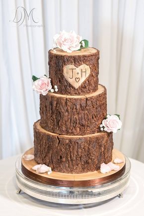 15 Impressive Cake Designs That Look Like Wood Wood Wedding Cakes, Pretty Wedding Cakes, Country Wedding Cakes, Wood Cake, Tiered Cake, Amazing Wedding Cakes, Wedding Cake Rustic, Rustic Wedding Cake, Wedding Dessert