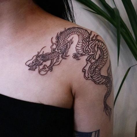 Dragon Tattoo Around Arm, Traditional Tattoo Dragon, Dragon Tattoo Shoulder, Arm Wrap Tattoo, Ink Tattoo Design, Red Tattoo Ideas, Shoulder Sleeve Tattoos, Red Ink Tattoo, Girl Neck Tattoos