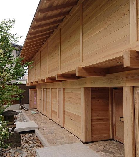 Japanese Facade, Houses In Japan, Beam Structure, Japandi Home, Traditional Japanese Architecture, Timber Architecture, Traditional Japanese House, Building Images, Japan Architecture