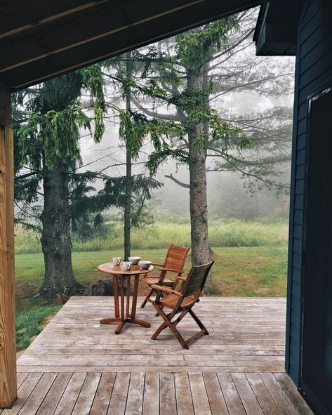 STYLE X BEAUTY X HOME (Formerly The Lauren Elizabeth Blog) Cabin Life, Cabins In The Woods, Porch Patio, Country Life, My Dream Home, Future House, The Great Outdoors, Outdoor Patio, Outdoor Spaces