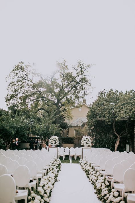 Enchanted Florist | Black Tie Garden Luxe at East Ivy Mansion | All-White Wedding Flowers by Enchanted Florist - Teale Photography Greenery Wedding Bouquet, Mumu Wedding, White Wedding Decorations, Black And White Wedding Theme, Enchanted Florist, White Wedding Theme, All White Wedding, White Wedding Bouquets, White Wedding Flowers