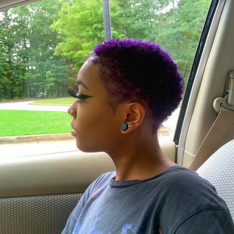 Dyed Twa, Short Buzzed Hair, Low Cut Hairstyles, Short Black Natural Hairstyles, Short Dyed Hair, Short Fade Haircut, Short Hair Designs, Dyed Hair Purple, Plum Hair