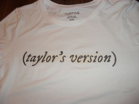 Taylor Swift Red Shirt Ideas, Taylor Swift Shirt Aesthetic, Taylor Swift T Shirt Diy, Taylor Swift Shirt Ideas Diy, Taylor Swift Diy Shirt, Taylor Swift Tshirt Ideas Diy, I Love Taylor Swift Shirt, Diy Taylor Swift Shirt, Taylor Swift T Shirt Ideas