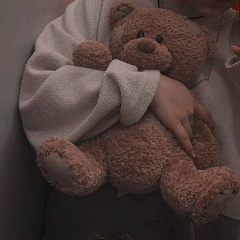 Teddy Bear Pictures, A Teddy Bear, Classic Monsters, Cute Stuffed Animals, Homescreen Wallpaper, Brown Aesthetic, Black Aesthetic, Ever After, Cool Gifs