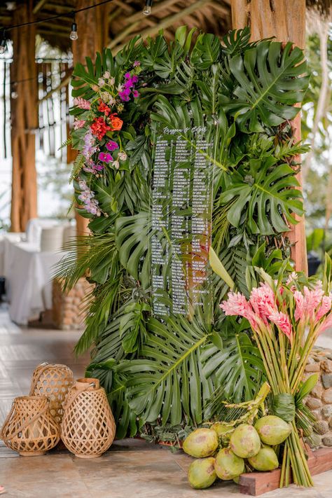 Havana Nights Party Theme, Havana Nights Party, Tropical Wedding Theme, Tropical Wedding Decor, Tropical Flower Arrangements, Tropical Wedding Inspiration, Fiesta Tropical, Small Weddings, Hawaiian Theme