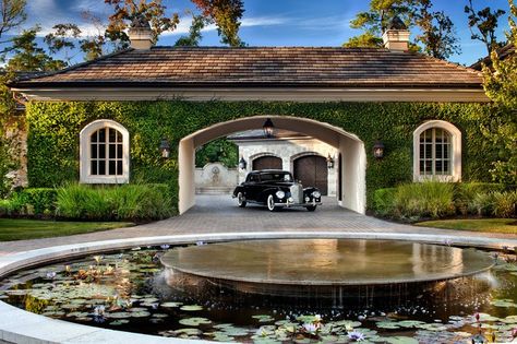 Mansion Homes, Garage Style, Luxury Garage, Porte Cochere, Casas Coloniales, Garage House, Carriage House, Modern Traditional, Driveway