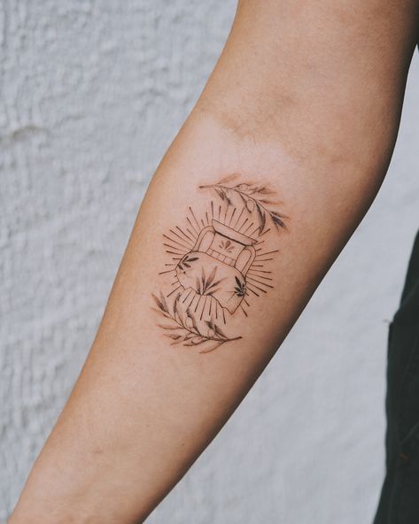 Broken vessel with olive branches 💛 . . . #brokenvessel #brokenvase #olivebranch #olivebranchtattoo #christiantattoo #reverence #reverencetattoo #reverencetattoooakleigh #melbournetattoostudio #melbournetattoos #tattooartists #christiantattooartist #tattooportfolio #oakleigh #reverencetattoo #melbournetattoo #melbournetattooist #inked #ink #tats #melbournetattooartist #fineline #finelinetattoo #finelinetattoos #calmyourtats #oakleightattoo #chadstone Broken Vessel, Olive Branch Tattoo, Melbourne Tattoo, H Tattoo, Branch Tattoo, Olive Branches, Tattoo Portfolio, Fine Line Tattoos, Olive Branch