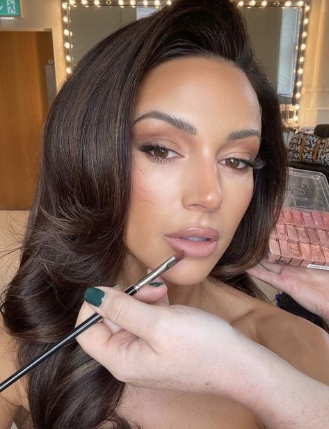 Michelle Keegan Hair, Makeup Vanities, Michelle Keegan, Flawless Face, Celebrity Makeup, Hair Envy, Glam Makeup, Makeup Essentials, Wow Products