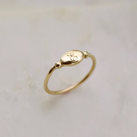 Signet Ring Diamond, Engraved Signet Ring, Hand Carved Ring, Ring Initial, Gold Initial Ring, The Bling Ring, Diamond Signet Ring, Mom Ring, Engraved Initials