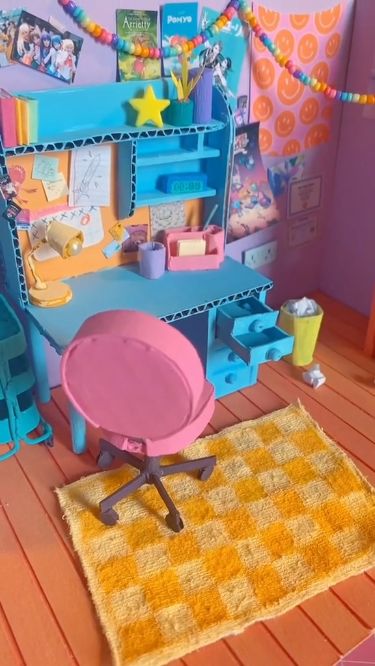 Diy Dollhouse With Cardboard, Cardboard Crafts House Miniature, 3d Room Art Project, Cardboard Dollhouse Furniture Diy, Mini Cardboard Room, Cardboard Doll House Furniture Diy, Mini Bedroom Diy, Shoebox House Project, How To Make Doll Furniture