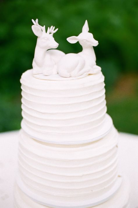 #cake-toppers  Photography: Emily Steffen - www.emilysteffen.com  Read More: http://www.stylemepretty.com/2014/12/29/whimsical-pastel-wedding-in-rochester/ Deer Cake Topper, Deer Cake, Best Wedding Cakes, Green Wedding Cake, 2015 Style, Naked Cakes, White Deer, All White Wedding, Cake Inspo