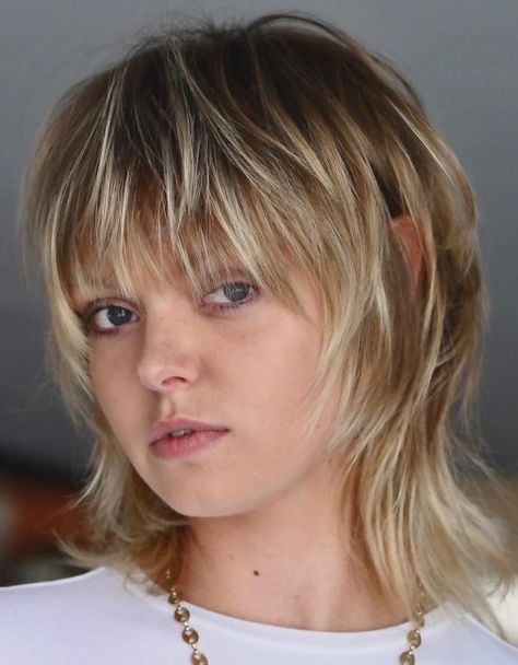 Choppy Layered Haircuts, Shoulder Length Layered Hair, Shaggy Pixie, Shoulder Length Layered, Choppy Haircuts, Hair 2022, Fresh Haircut, Medium Layered Haircuts, Medium Layered Hair