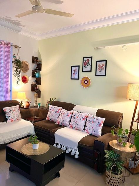 Rental Friendly, Fancy Bedroom, Indian Room, Living Room Decor Indian, Indian Living Room, Army Party, Colorful Room Decor, Indian Bedroom Decor, Indian Room Decor