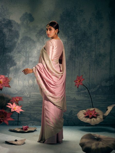 Indian Fashion Campaign, Saree Studio Photoshoot, Indian Studio Photoshoot, Silk Saree Photoshoot, Saree Shoot Ideas, Indian Modeling Photoshoot, Saree Aesthetic Photoshoot, Saree Photoshoot Poses, Traditional Photoshoot