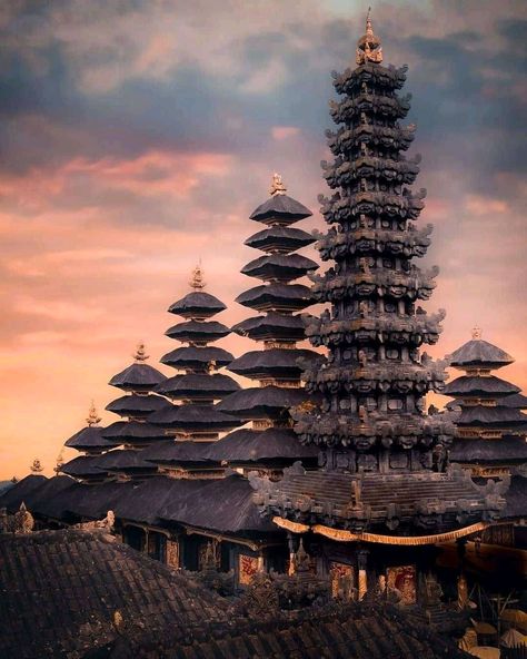 Temple Bali, Tibetan Art, Southeast Asia Travel, Tourist Spots, Burj Khalifa, Travel Inspo, Asia Travel, Southeast Asia, Backpacking