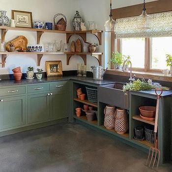 Floor to Ceiling Shaker Mudroom Cabinets with Brushed Gold Hardware - Transitional - Laundry Room Spanish Revival Decor, Kitchen With Open Shelving, Spanish Style Kitchen, Green Kitchen Designs, Mudroom Cabinets, Spanish Kitchen, Unique Kitchen Backsplash, Green Kitchen Cabinets, Gorgeous Houses