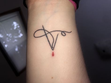 Vampire Diaries Tattoo Ideas Quotes, Vampire Diaries Tattoo, Tattoo Ideas Quotes, Cute Sister Tattoos, Barbie Tattoo, Tattoo Cool, Corkboard Ideas, Vampire Tattoo, Tattoo Mini