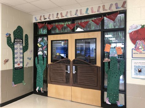 Halway Decor, Teacher Appreciation Themes, Bandana Crafts, School Library Design, Texas Theme, Wild West Theme, Farm Animal Crafts, Summer Window, Train Theme