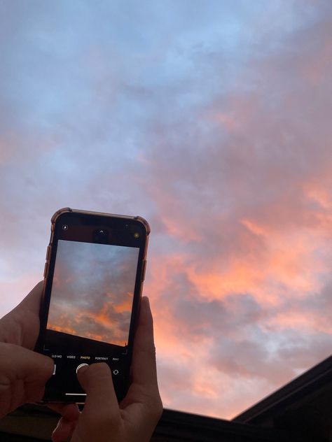 Sunset, sunset pic inspo, picture, instagram pic inspo, aesthetic pic Pic Inspo Aesthetic, Sunset Pic, Sunset Pictures, A Pic, Sky Aesthetic, Taking Pictures, Aesthetic Pictures, Take A, Take That