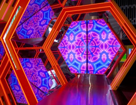 This is "EXPLORE | Centre des sciences de Montréal" by TKNL on Vimeo, the home for high quality videos and the people who love them. Science Centre, Demo Video, Montreal, Science, High Quality