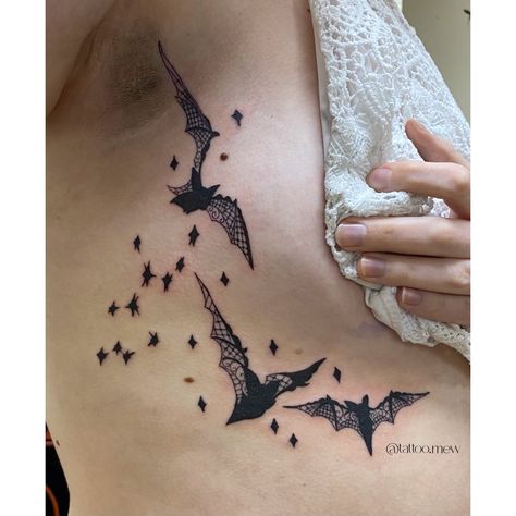 tattoo.mew on Twitter: "Lace winged bats. 🖤 #tattoo #bats #battattoo #femaletattooartist #yyz #6ix #gta #toronto #burlington #burlont #paintedpeopletattoos #kwadronneedles https://t.co/sOKD57YrrM" / Twitter Bats Tattoo, Bats Tattoo Design, Owl Wings, Small Tats, Bat Tattoo, Female Tattoo Artists, Lace Tattoo, Lettering Alphabet Fonts, Line Art Tattoos