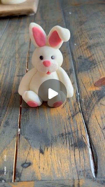 Easy Fondant Animals, How To Make A Fondant Bunny, Fondant Rabbit Cake Topper, Clay Rabbit Tutorial, Fondant Bunny Cake Topper, Animal Fondant Tutorial, Fondant Rabbit Tutorial, Rabbit Fondant Topper, Fondant Decorating Ideas