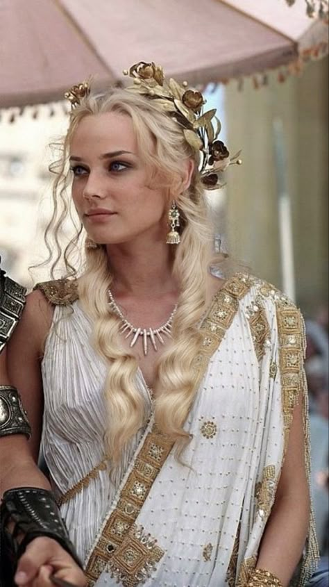 Diane Kruger Troy, Troy 2004, Ancient Greek Clothing, Greek Hair, Goddess Costume, Diane Kruger, Movie Costumes, Greek Fashion, Historical Costume