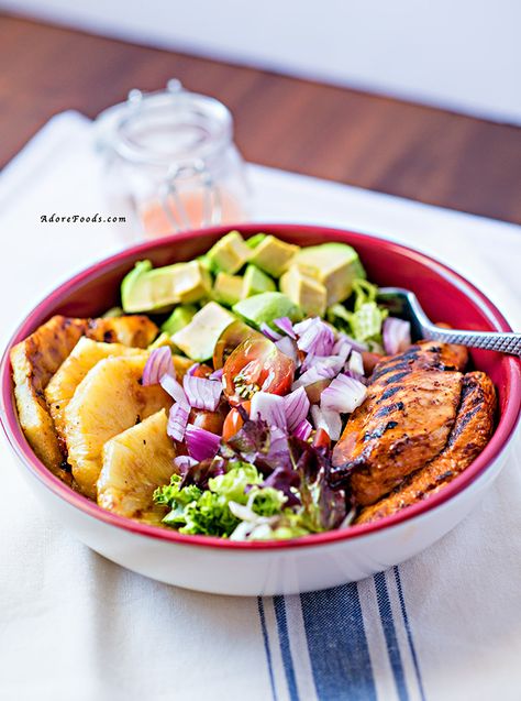 Peri Peri Warm Chicken Salad with Lime Dressing Peri Peri Chicken Salad, Colorful Salad Recipes, Salad With Lime Dressing, Buddha Bowl Sauce, Warm Chicken Salad, Chicken Salad Dressing, Bowls Healthy, Bowls Recipes, Peri Chicken