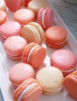 Coral Aesthetic, Kue Macaroon, French Macarons Recipe, Vanilla Macarons, Peachy Aesthetic, Macaroon Cookies, Pink Vanilla, Banoffee Pie, Peach Aesthetic