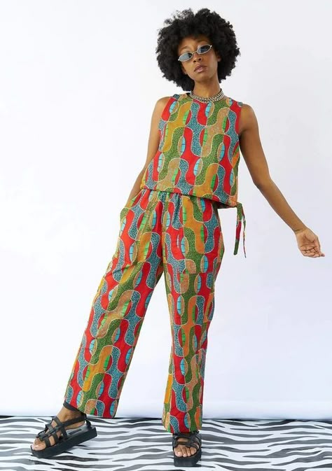 Fit And Flare Dresses, Ankara Dress Designs, Round Neck Crop Top, Afrocentric Fashion, Vibrant Fashion, Style Africain, 2piece Outfits, African Print Clothing, Flare Dresses