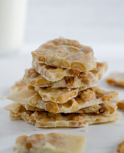 Sugar Free Peanut Brittle, Sugar Free Peanut Brittle Recipe, Sugar Free Candy Recipes, Easy Fajita Recipe, Peanut Butter Crackers, Peanut Brittle Recipe, Sugar Free Peanut Butter, Keto Treats, Brittle Recipes