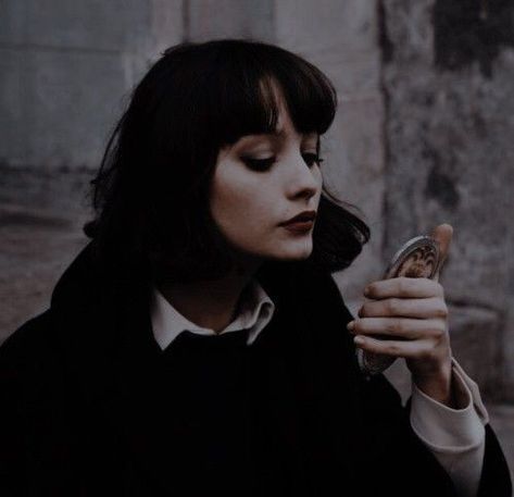 Pansy Parkinson Aesthetic, Darkest Academia, Pansy Parkinson, Harry Potter Girl, A Darker Shade Of Magic, Slytherin Pride, Hogwarts Aesthetic, Slytherin Aesthetic, Harry Potter Fanfiction