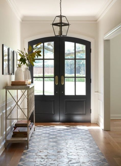 Fixer Upper Club House episode featured this stunning French country inspired entry with beautiful arched black doors and encaustic tile flooring. Entryway Tile, Foyer Flooring, Entryway Flooring, Farmhouse Entryway, Casa Country, Oak Wood Floors, House Property, Black Doors, Entryway Furniture