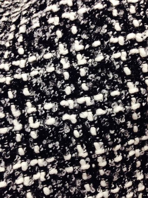 Boucle Aesthetic, Tweed Aesthetic, Chanel Pattern, Chanel Material, Chanel Fabric, Chanel Print, Fashion Design School, Chanel Black And White, Mode Chanel