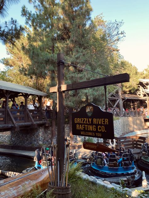 Zoo Inspiration, Dream Holidays, Disney Sign, Disney Photo Ideas, Disney World Pictures, Disneyland California, River Rafting, Disney California Adventure, Disney Photos