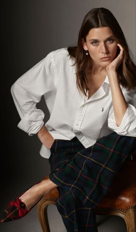 Oxford Shirt Women Outfit, Ralph Lauren Outfits Women, Vivienne Rohner, 2023 Celebration, Oxford Shirt Women, Ralph Lauren Holiday, Ralph Lauren Shirt Women, Polo Ralph Lauren Outfits, Ralph Lauren Looks