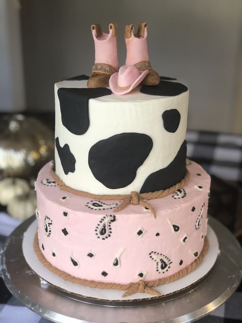 Cowgirl 2nd Birthday Cake, Cowgirl Theme Birthday Cake, Pink Rodeo Cake, Cowgirl First Birthday Cake, Cowgirl Dessert Table Ideas, Rodeo Cake Girl, Pink Cow Print Birthday Cake, Rodeo Party Food Ideas, First Rodeo Smash Cake Girl