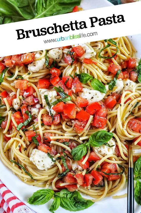 Easy French Bread Recipe, Bruschetta Appetizer, Bruschetta Pasta, Mozzarella Pasta, Bruschetta Toppings, Easy Dinner Recipe, Pasta Dinners, Juicy Tomatoes, Recipe Board