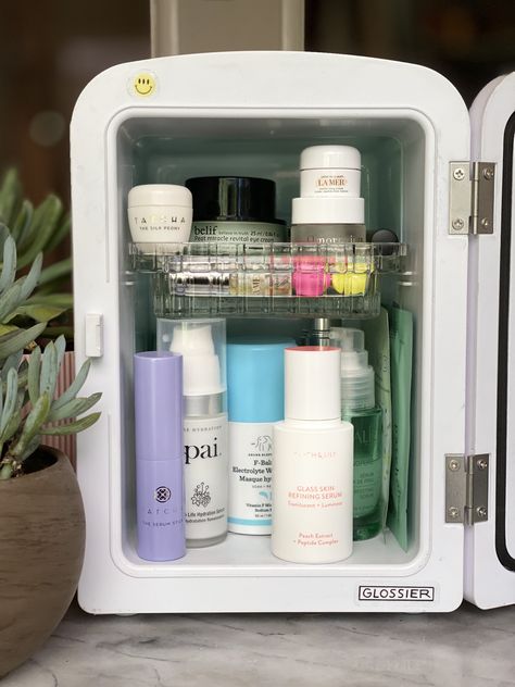 Skincare Refrigerator Aesthetic, Slin Care Storage, Mini Frigerator Organization Skincare, Skincare Mini Fridge Aesthetic, Cheep Mini Fridge For Skincare, Skincare Organization, Skin Care Collection, Makeup And Beauty Blog, Mini Fridges