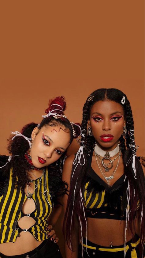 #lockscreen #wallpaper #novatwins Nova Twins, Lyrics Drawing, Afro Goth, Celebrity Icons, Afro Punk Fashion, Poster Quotes, Rock Aesthetic, Black Goth, Lockscreen Wallpaper