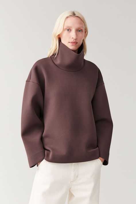 TURTLENECK SCUBA TOP - purple - Tops - COS Neoprene Fashion, Scuba Top, Cut Sweatshirts, Fashionista Clothes, Suede Dress, Purple Top, Classic Outfits, Roll Neck, Fashion Details